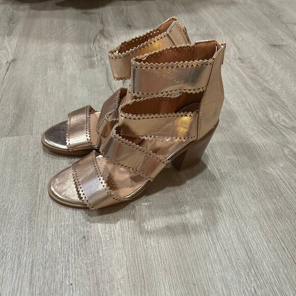Yoki Metalic Gold Chunky Sandal Heels Women's Size 9 - Picture 2 of 8